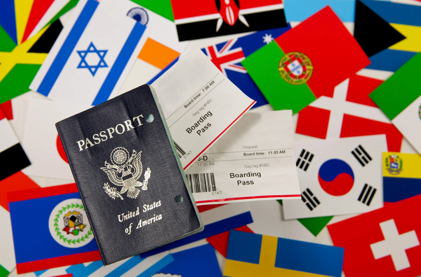 Globowl Around the World: How Babies Eat in 7 Different Countries